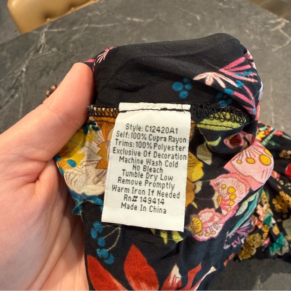 Johnny Was Large Brisbane bold floral short sleeve blouse top square neck - Picture 6 of 7